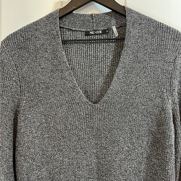 NIC+ZOE Chunky Knit V Neck Tunic Sweater w/Tassel Faux Fur Sleeve Cuffs - Sz Med - Picture 4 of 9